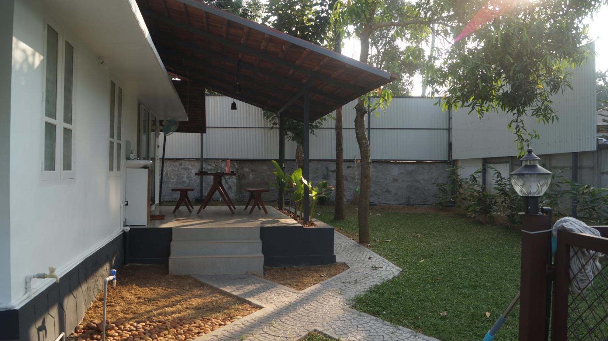 Blue Lake Villa โกลลัม ภายนอก รูปภาพ